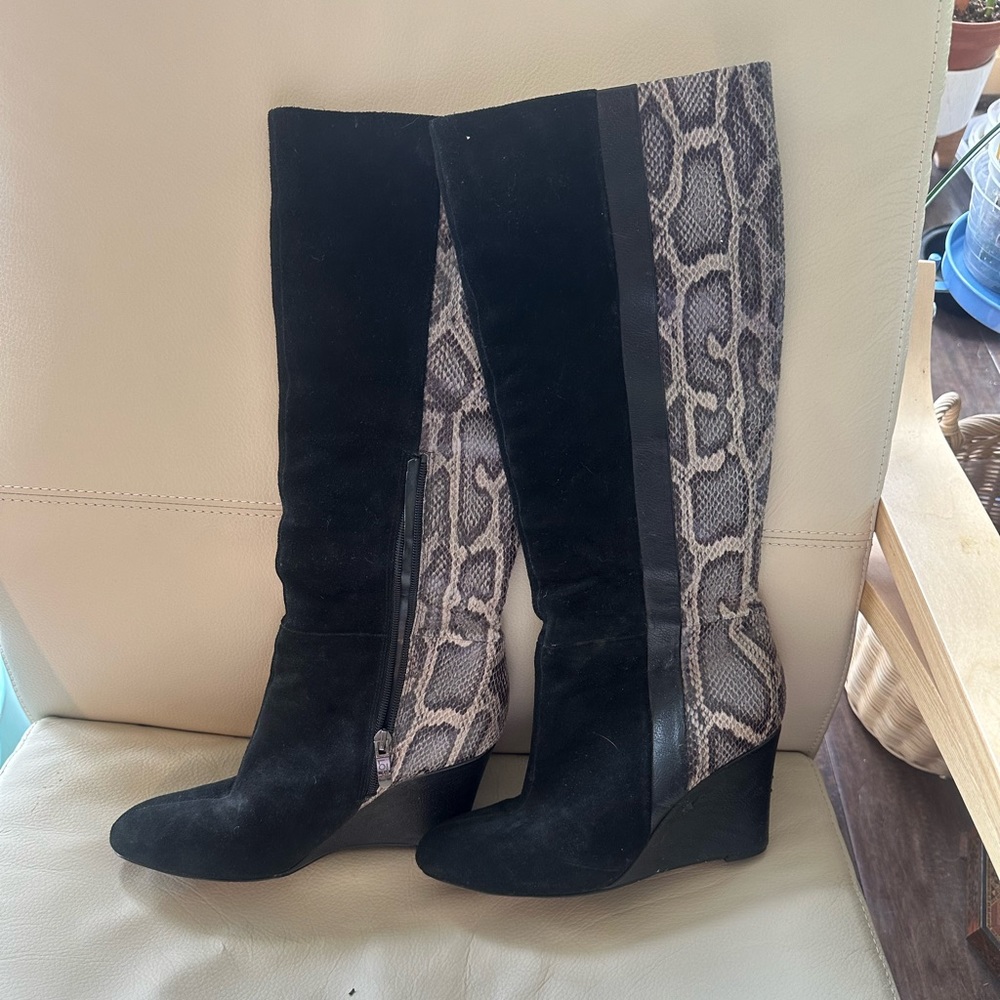 Loft ultra suede/snakeskin print black heeled boots size 7.5